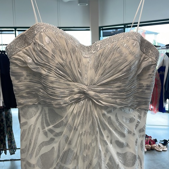 Aidan Mattox Gown - Picture 3 of 6